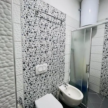 Escape - 2 * Tirana