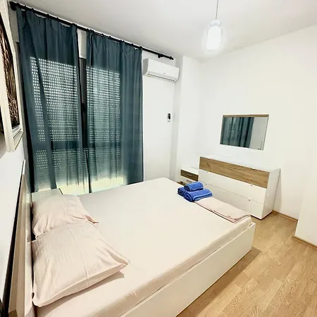 Escape - 2 טיראנה