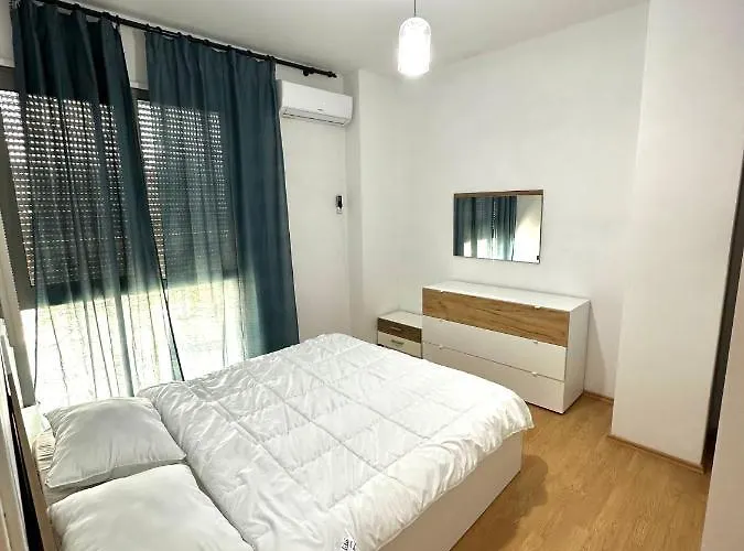 Escape - 2 * Tirana